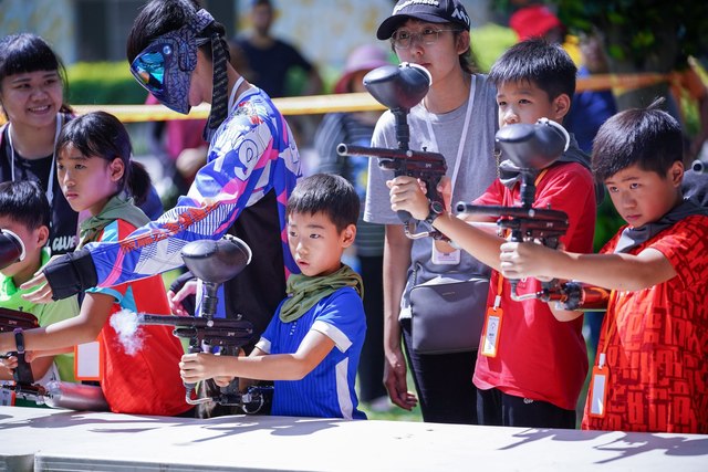 固定靶射擊體驗-夏令營,高雄夏令營,親子夏令營,漆彈夏令營,戶外活動,親子活動,水彈夏令營,漆彈場,救國團,社教館,水彈,漆彈,水彈槍,水晶彈