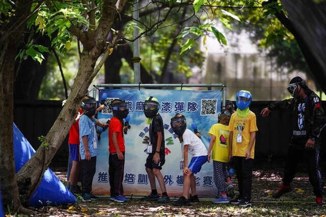 高雄專業與安全兒童水彈對戰～熊麻吉親子複合式夏令營-高雄戶外親子夏令營