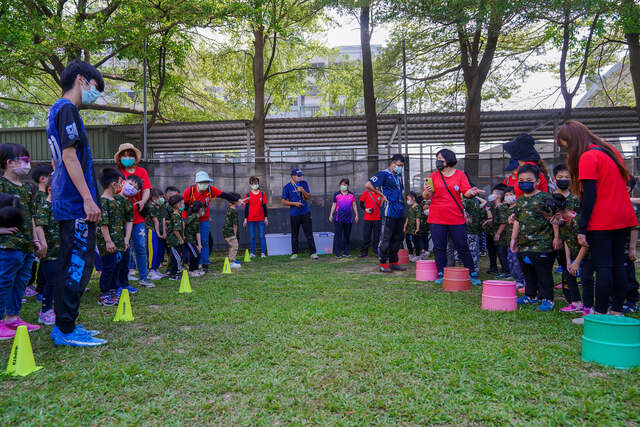 兩人足球團康活動-（熊麻吉活動團隊）台南傑尼爾富農幼兒園水彈戶外教學成長營