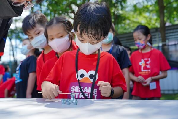 巴黎鐵塔團康活動：安全安心溫馨水彈活動（高雄台南最安全專業多元溫馨歡樂水彈）提供夏令營冬令營多元水彈夏令營活動：芝麻街美語安親班（幼兒園、補習班）優質推薦