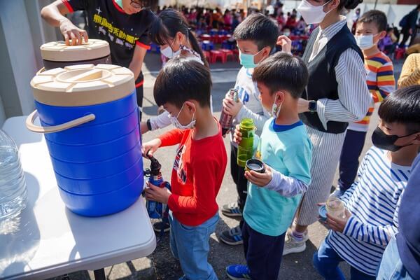 全台戶外教學活動中提供無限量茶桶飲料商家：熊麻吉活動團隊