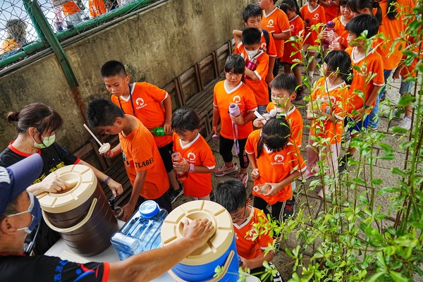 茶桶飲料就是好喝（溫馨服務），全台多元水彈活動陣容最專業團隊：水彈對戰、親子水彈、團康活動、趣味競賽，安親班補習班幼兒園最佳戶外教學、戶外教育商家～熊麻吉活動團隊