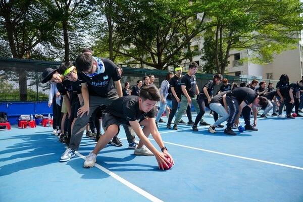 團隊合作精神：「你丟我撿」團康遊戲競賽：尊博科技公司趣味競賽（Team Building）